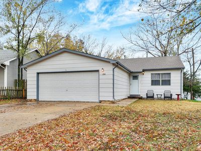 266 W Village Lake Dr, Derby, KS, 67037