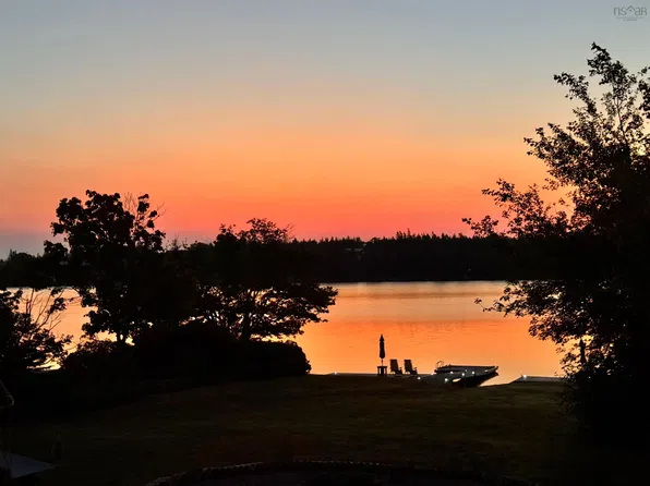 1724 Crowell Rd, East Lawrencetown, NS B2Z 1N7