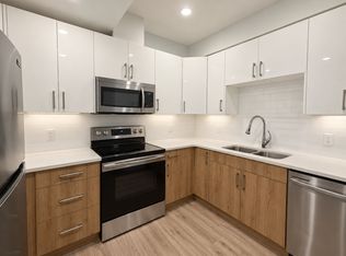 8094 Kiriak Line SW, Edmonton, AB T6W4V2
