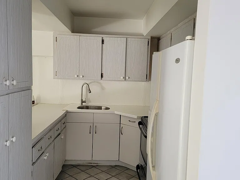 1927 Lincoln St #7 — Photo 9