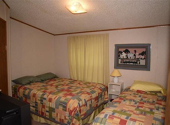 3rd image of 127 Southside Cir
