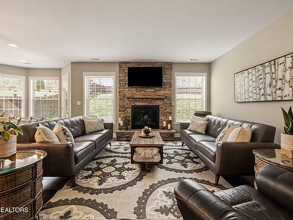 3rd image of 12732 Sailpointe Ln