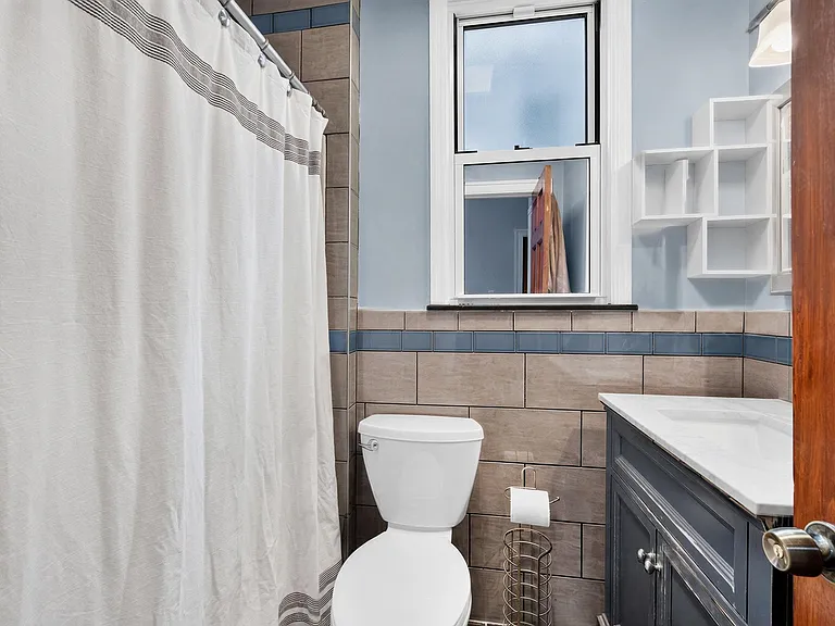 166 Woodridge St #1 — Photo 14
