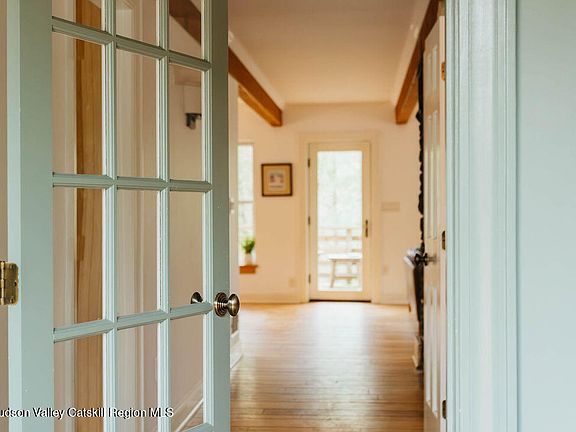 3rd image of 40 Northwoods Road