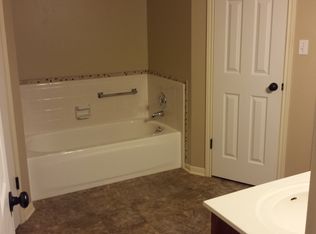 217 Ridge Dr, Victoria, TX 77904