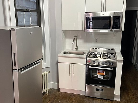 2nd image of 442 W 54th St #12-4