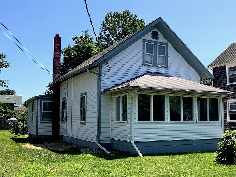1st image of 220 6th St