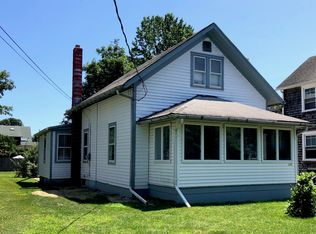 220 6th St, Greenport, NY 11944