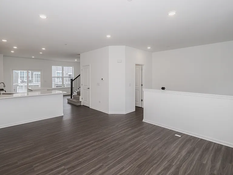 2252 Stonegate Rd — Photo 6