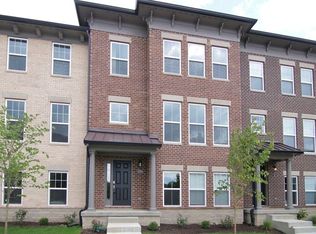 933 Yorkshire Ln, Zionsville, IN 46077