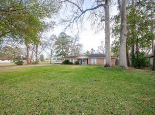 205 Ellis School Rd, Highlands, TX 77562