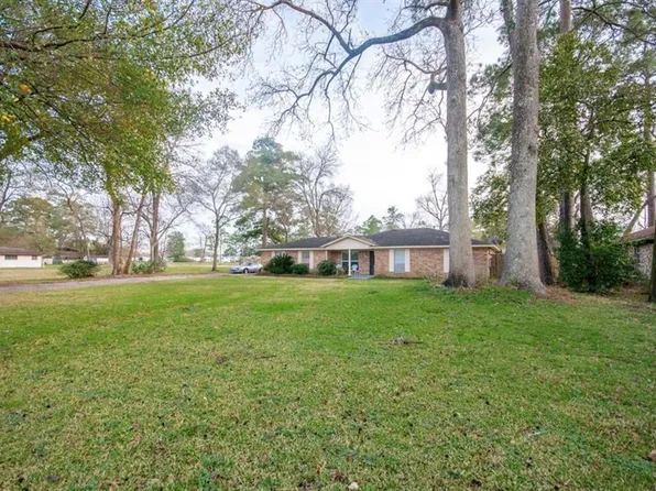 205 Ellis School Rd, Highlands, TX 77562