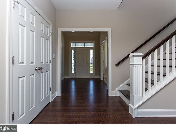 4th image of 120 Tuscany Dr