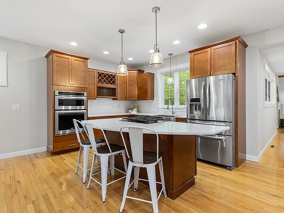4th image of 14 Cushman Way