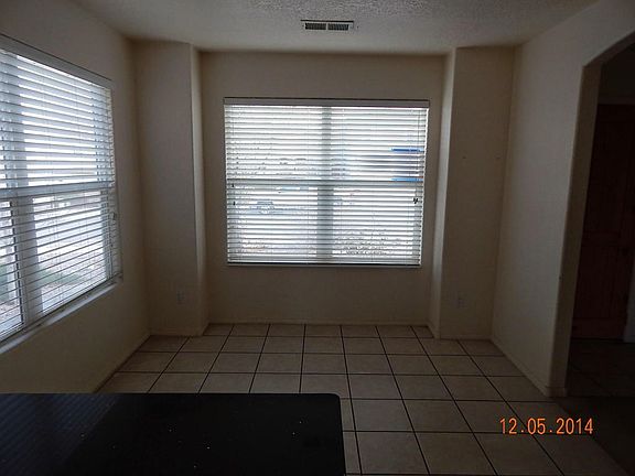 2 dining area DSCN5812