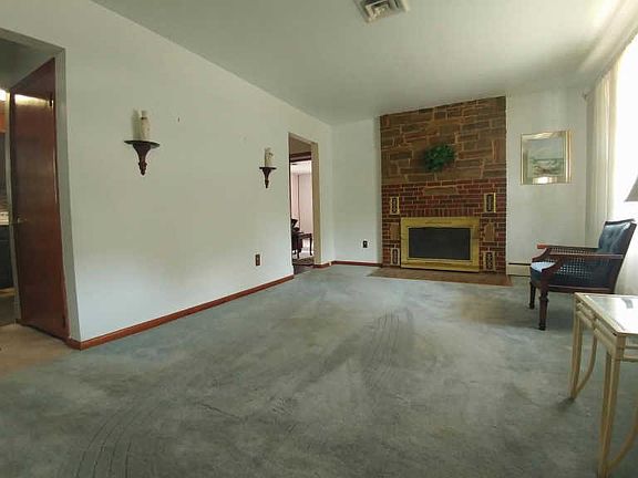 3rd image of 14 Jackson Ave