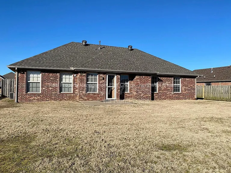 320 Beasley Dr — Photo 19