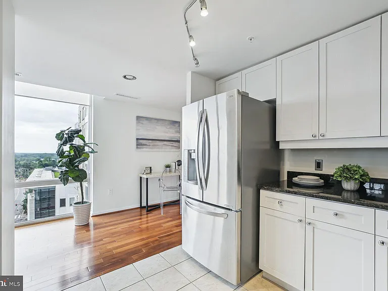 930 Wayne Ave #1205 — Photo 19