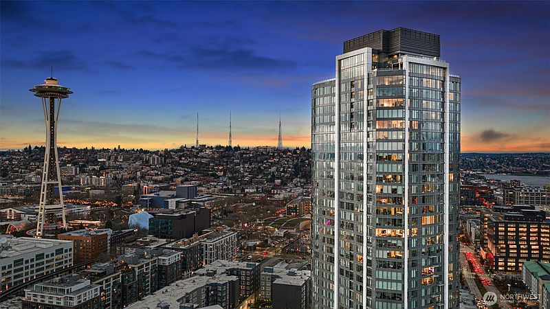 3rd image of 2510 6th Avenue #2504
