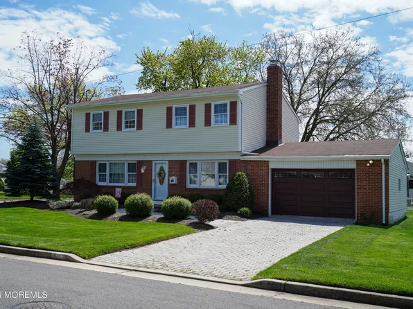 8 Avenue B, Port Monmouth, NJ 07758