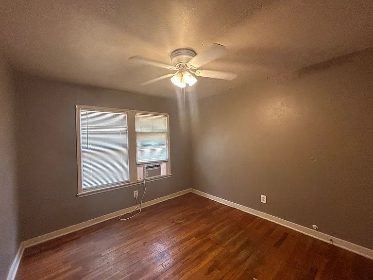 671 Roosevelt St — Photo 9