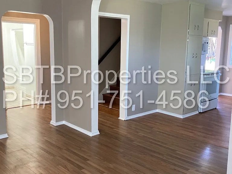 3012 Englewood Ave — Photo 3
