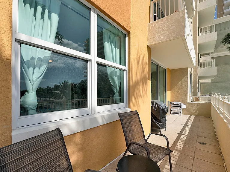 100 NE 6th St #203 — Photo 29