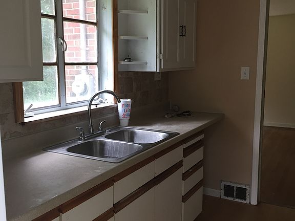 2nd image of 2939 N 43rd St