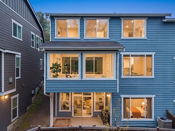 3rd image of 856 224th Ave NE