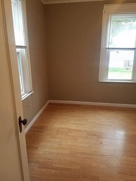 1st image of 212 S Ellis St