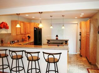 12 Avon Pl, Groton, CT 06355