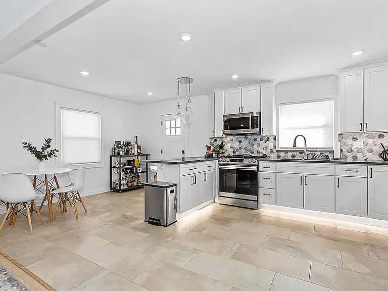 10 Harrison Ave — Photo 14