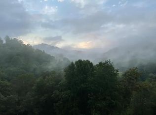 338 Woodbriar Dr, Sugar Grove, NC 28679