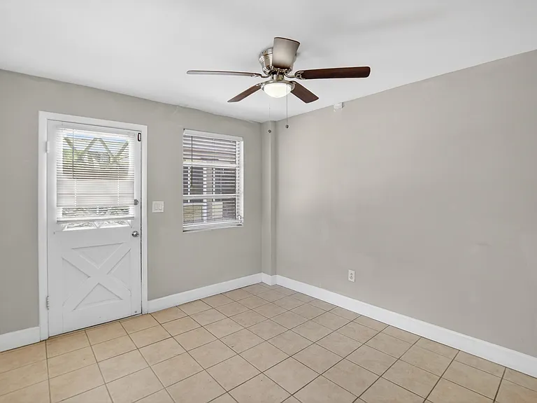 3301 W Woodlawn Ave #2 — Photo 4