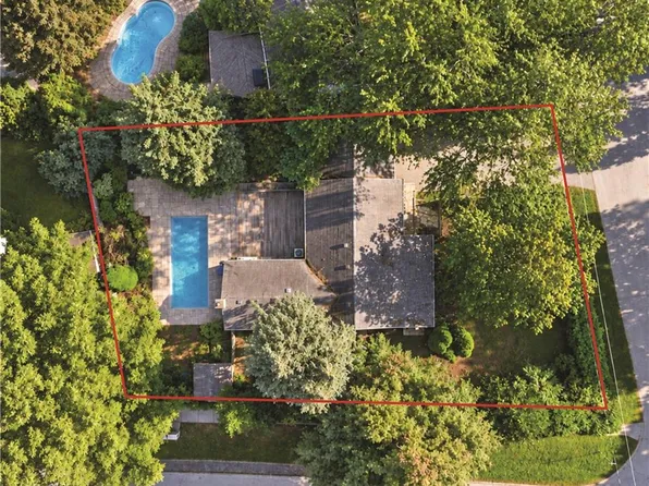 505 Patricia Dr, Oakville, ON L6K 1L9