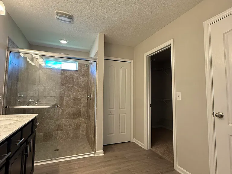 103 Granite City Ave — Photo 9