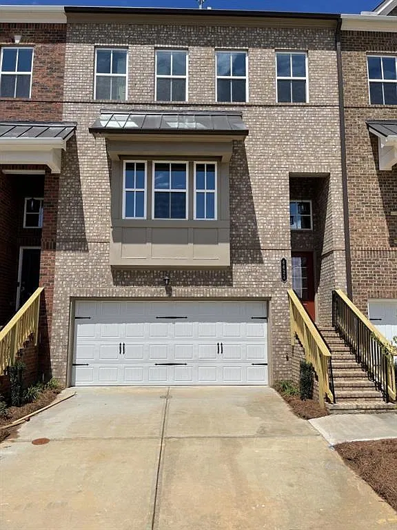 3 bed, 3.5 bath, 2750 sqft, $3,200 — Photo 1