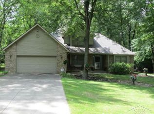 725 N Miller Rd, Saginaw, MI 48609