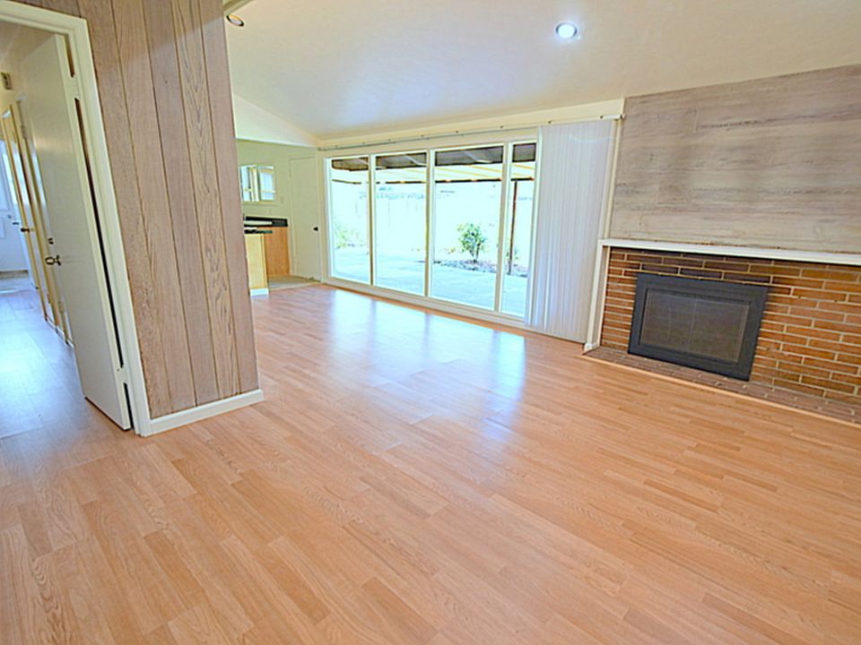 1st image of 134 Blackfield Dr
