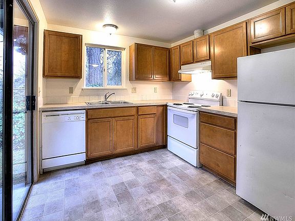 5th image of 2225 E George St