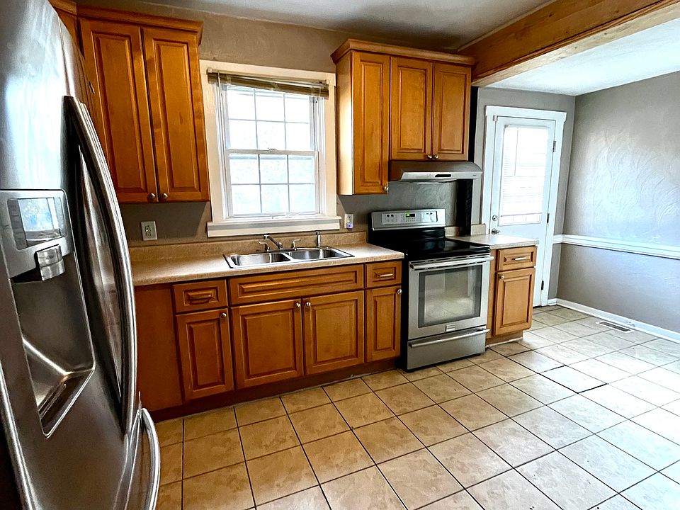 1st image of 447 Broad St #1