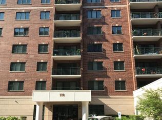 770 Pearson St #2-806, Des Plaines, IL 60016