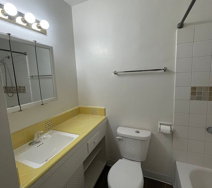 1st image of 4600 E Broadway APT 1