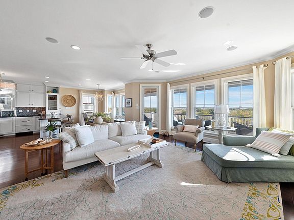5th image of 2633 Wesley Ave #1