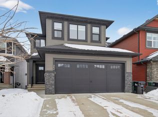 23 Aberdeen Cres, Strathcona County, AB T8H 1W7