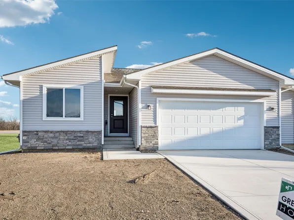 25135 Bluebird Cir, Adel, IA 50003