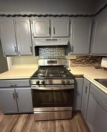 2nd image of 409 Fir St
