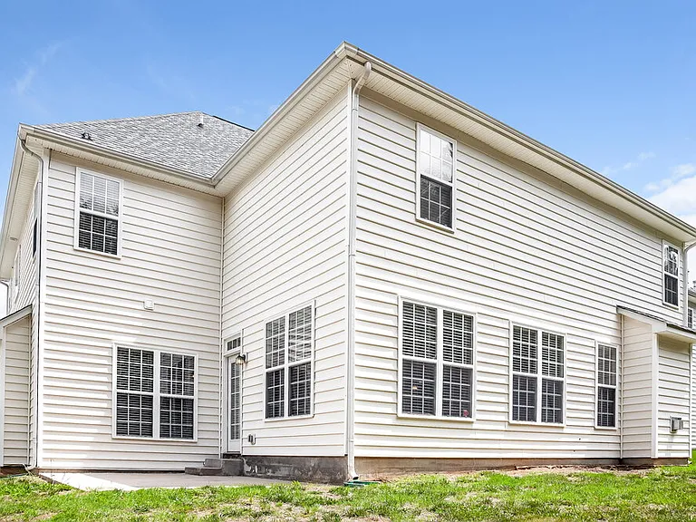 10023 Montrose Dr NW — Photo 17