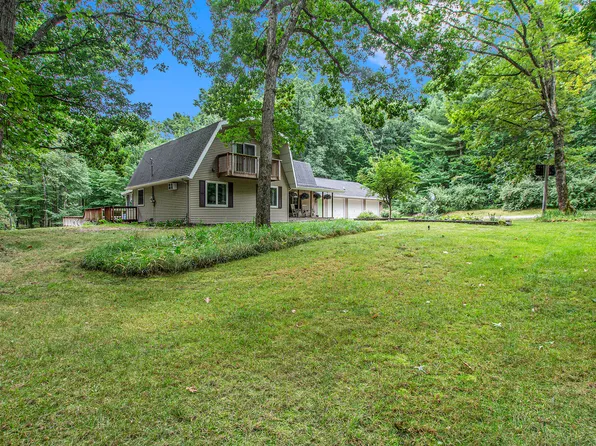 2620 Gary Dr, Fremont, MI 49412