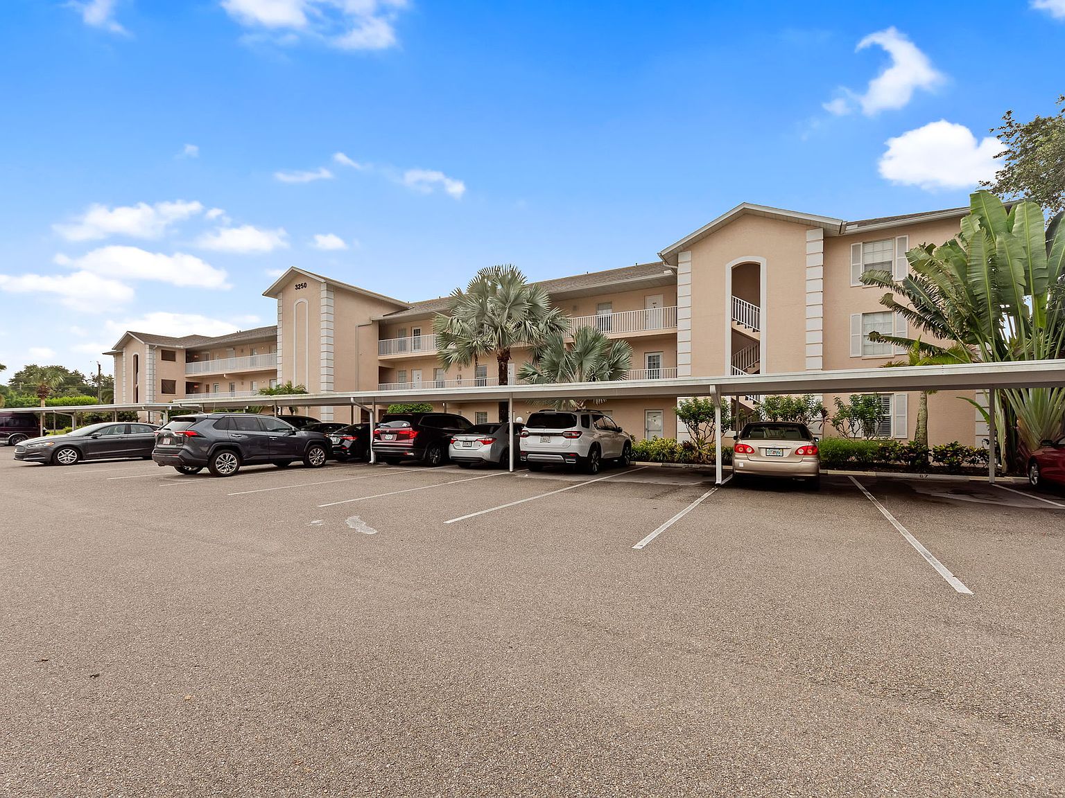 3250 Cypress Glen Way APT 406, Naples, FL 34109 | Zillow, image size:1536x1152